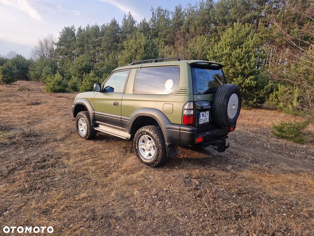 Toyota Land Cruiser - 32