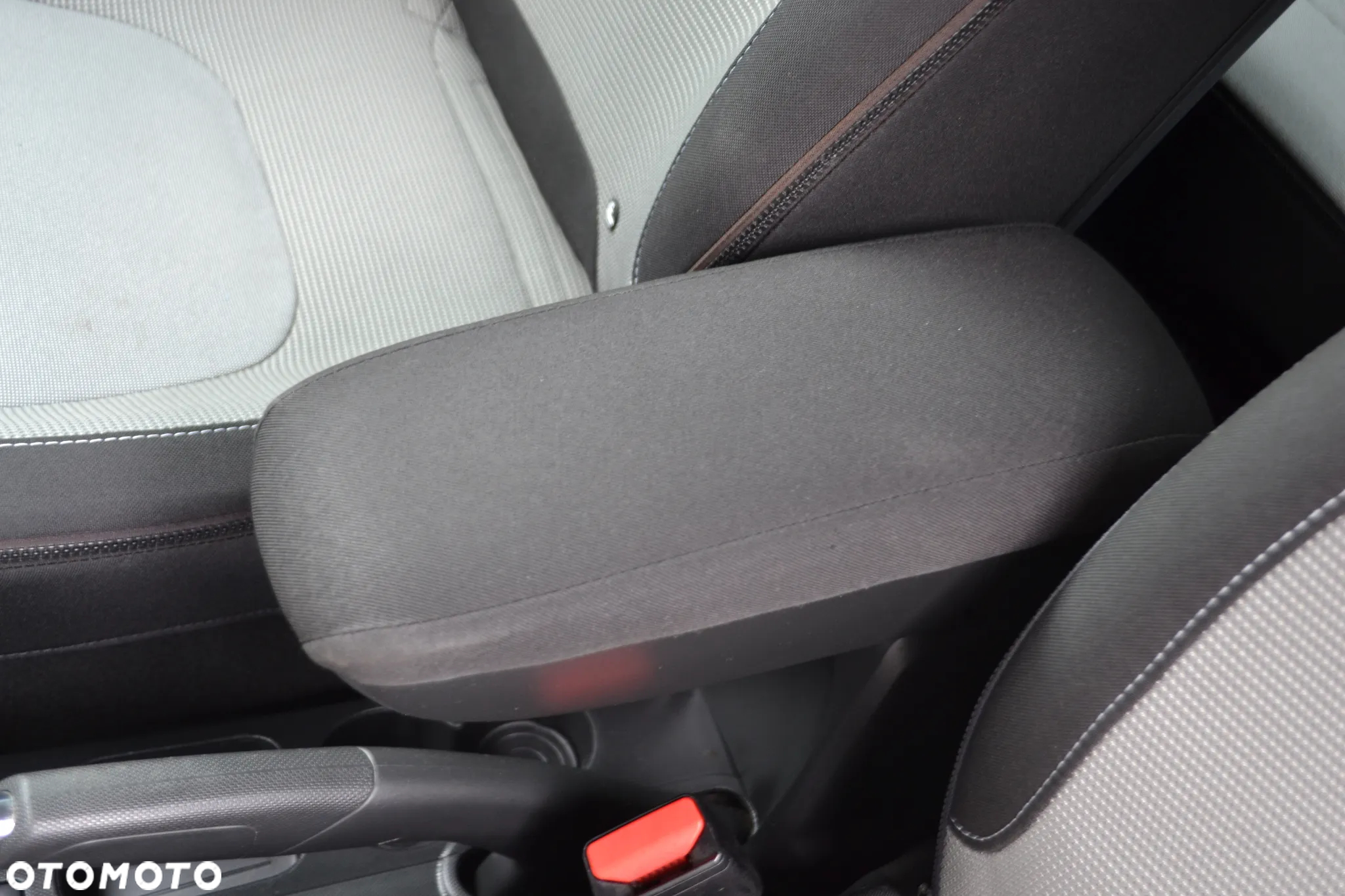Renault Captur - 19