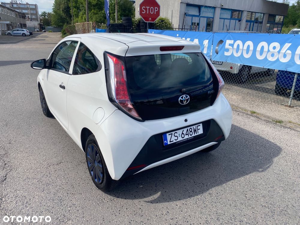 Toyota Aygo x - 17