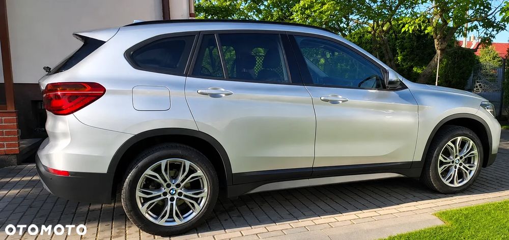 BMW X1 xDrive18d Sport Line - 4