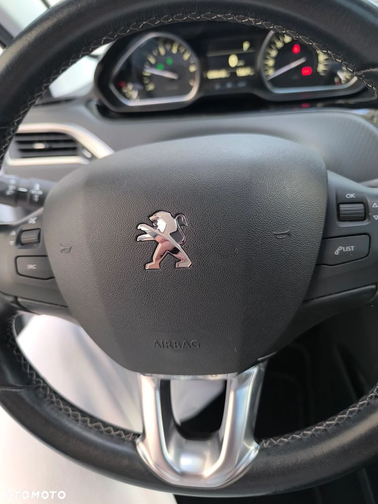 Peugeot 2008 1.2 Pure Tech Allure S&S EAT6 - 35