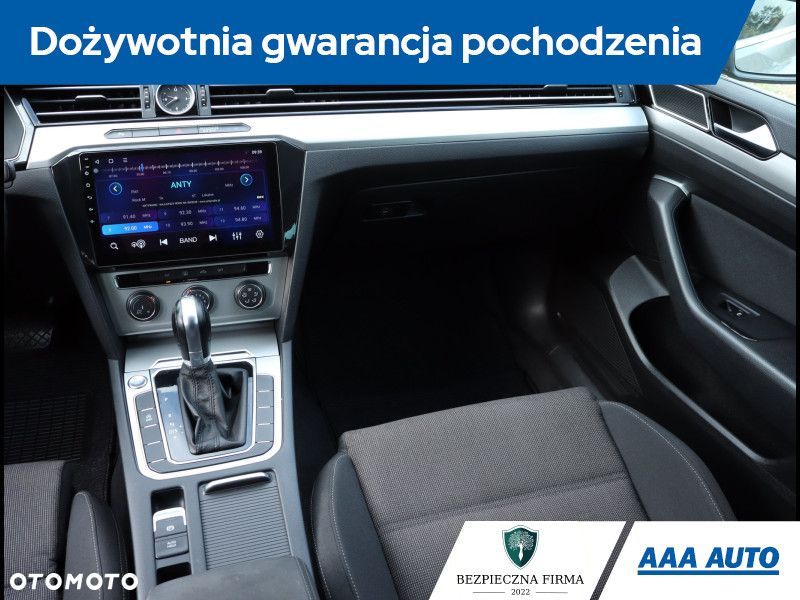 Volkswagen Passat - 9