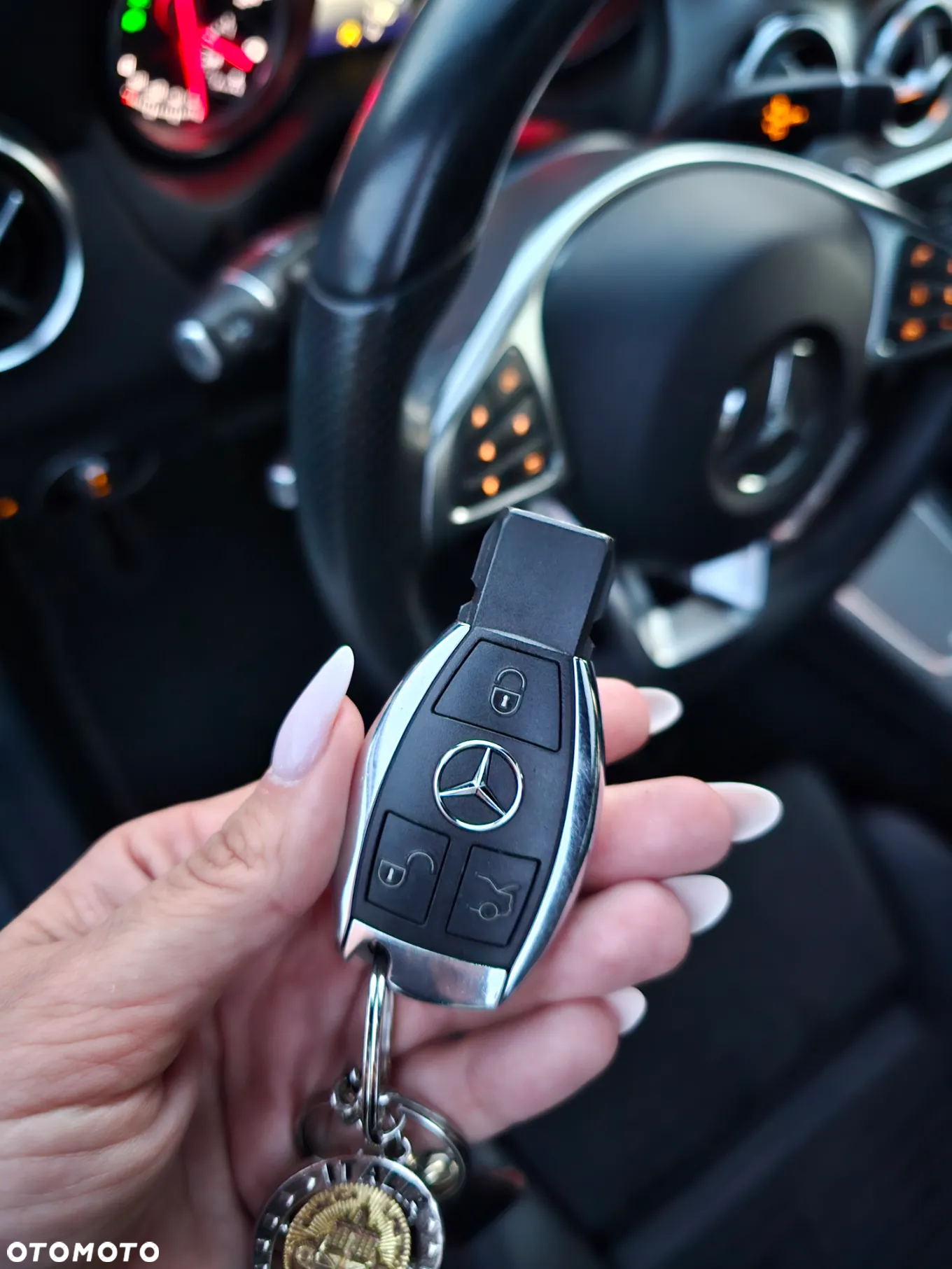 Mercedes-Benz GLA 220 4-Matic AMG Line - 16
