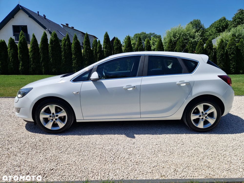 Opel Astra 1.6 Turbo - 8