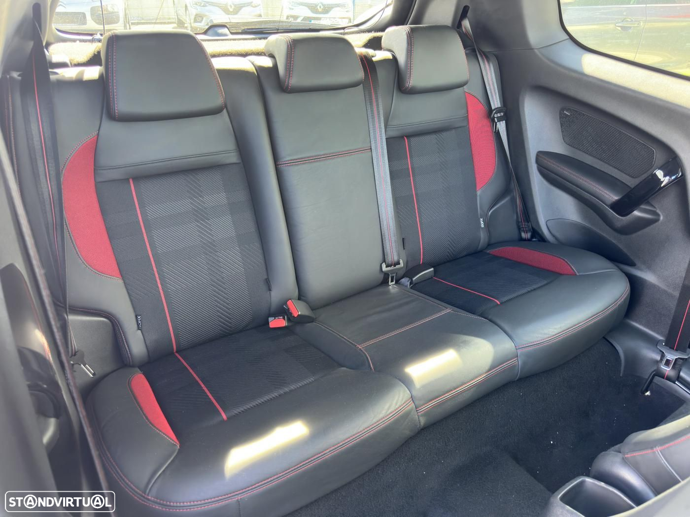 Peugeot 208 GTI 200 THP - 24