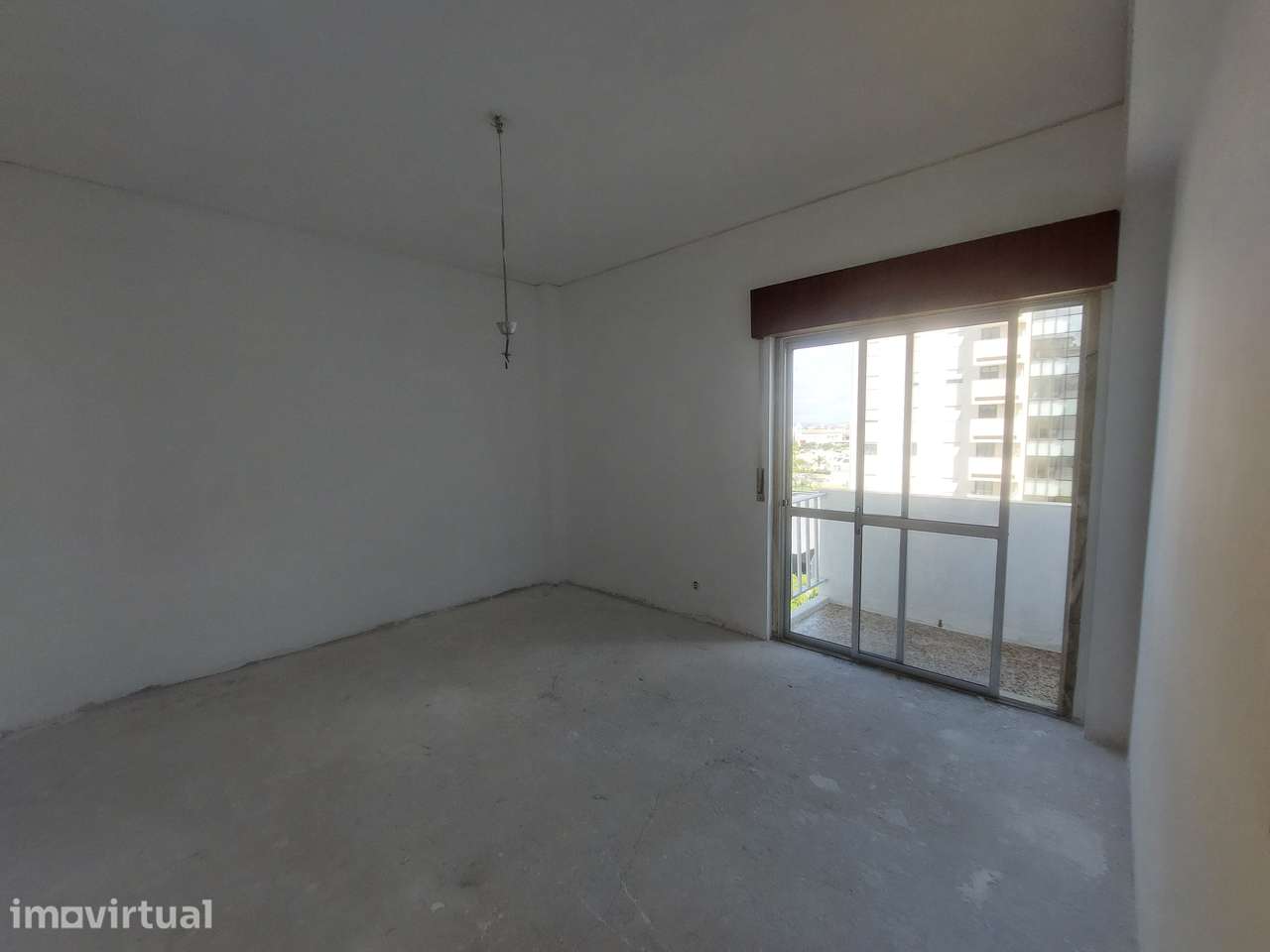 Apartamento T2 em Faro com elevador e varanda - Grande imagem: 5/9