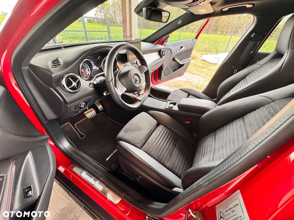 Mercedes-Benz GLA 200 7G-DCT AMG Line - 12