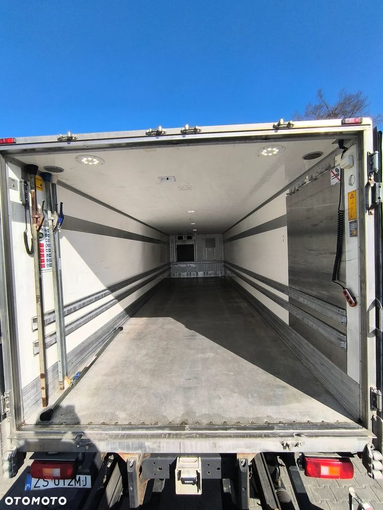 Volvo VOLVO FM 6x2 370 KM Chłodnia 23 EPAL - 9