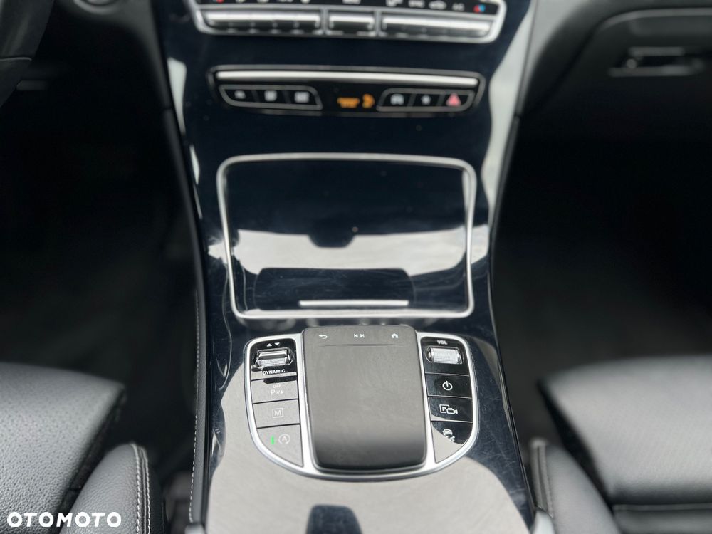 Mercedes-Benz GLC 200 4Matic 9G-TRONIC AMG Line Plus - 31