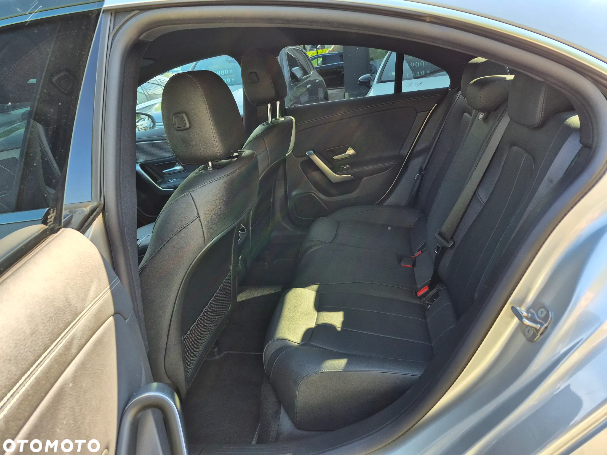 Mercedes-Benz CLA 180 7G-DCT - 22