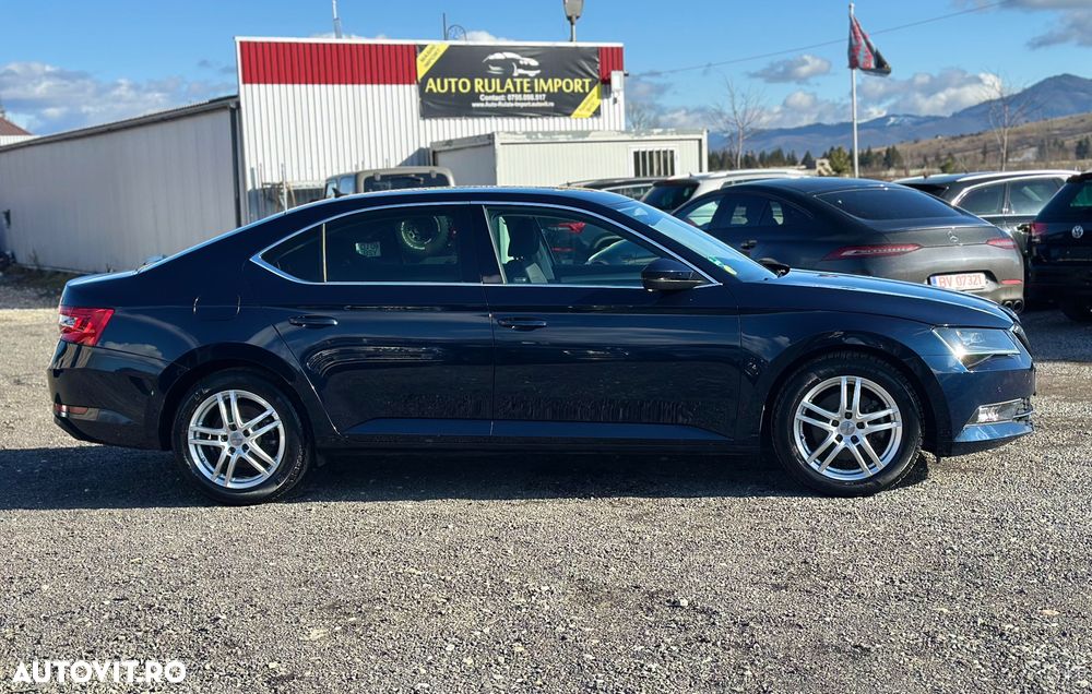 Skoda Superb 1.6 TDI DSG Ambition - 34