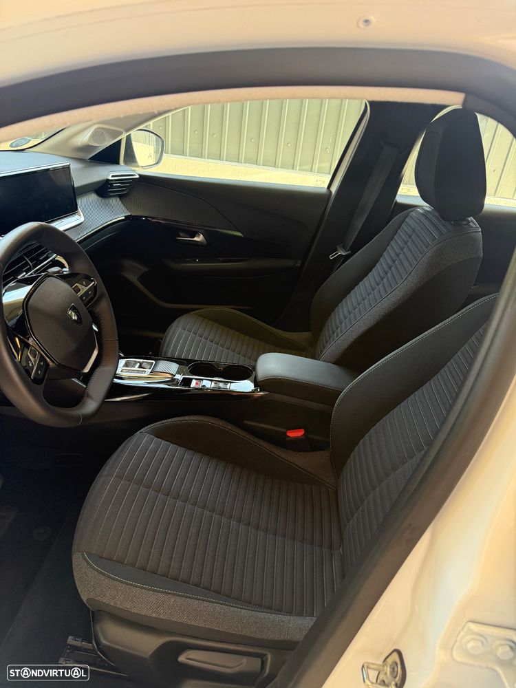 Peugeot e-208 E-Style - 9