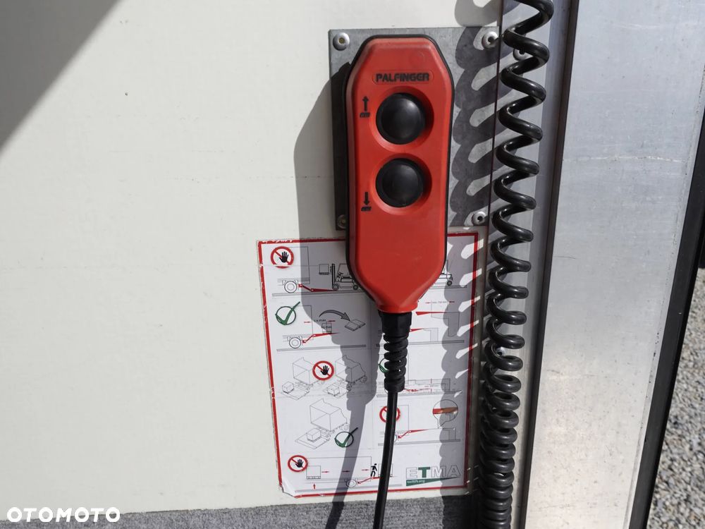 Ford Transit - Kontener z windą - 35