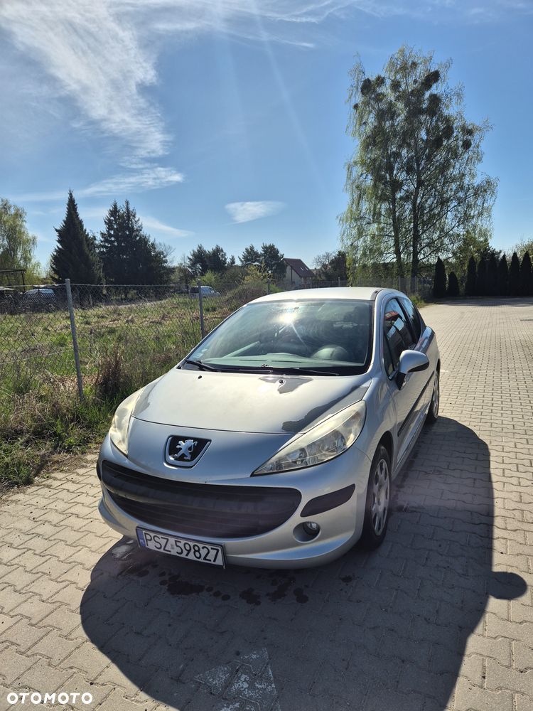 Peugeot 207 - 1