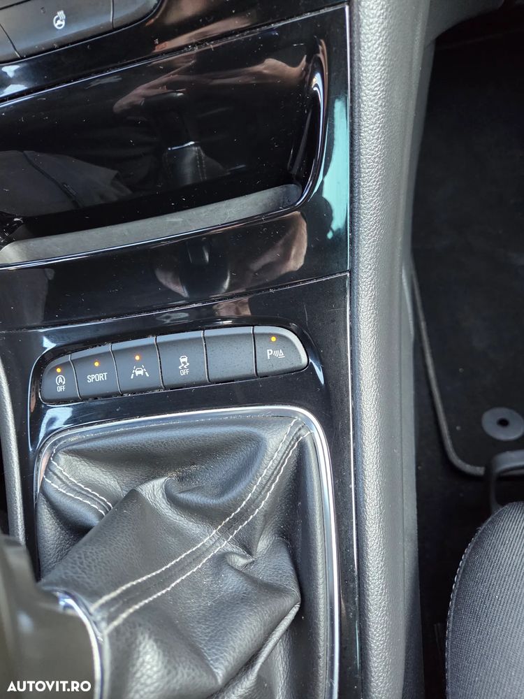 Opel Astra 1.6 BiTrb D (CDTI) Start/Stop Dynamic - 16