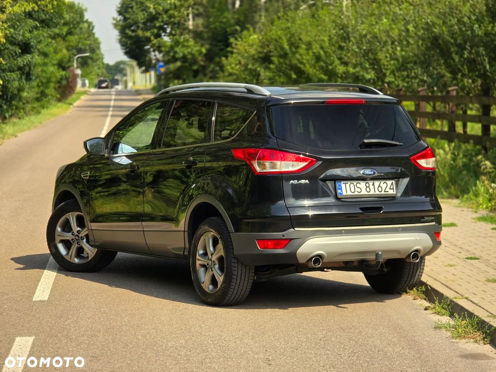 Ford Kuga 2.0 TDCi 2x4 Titanium - 4