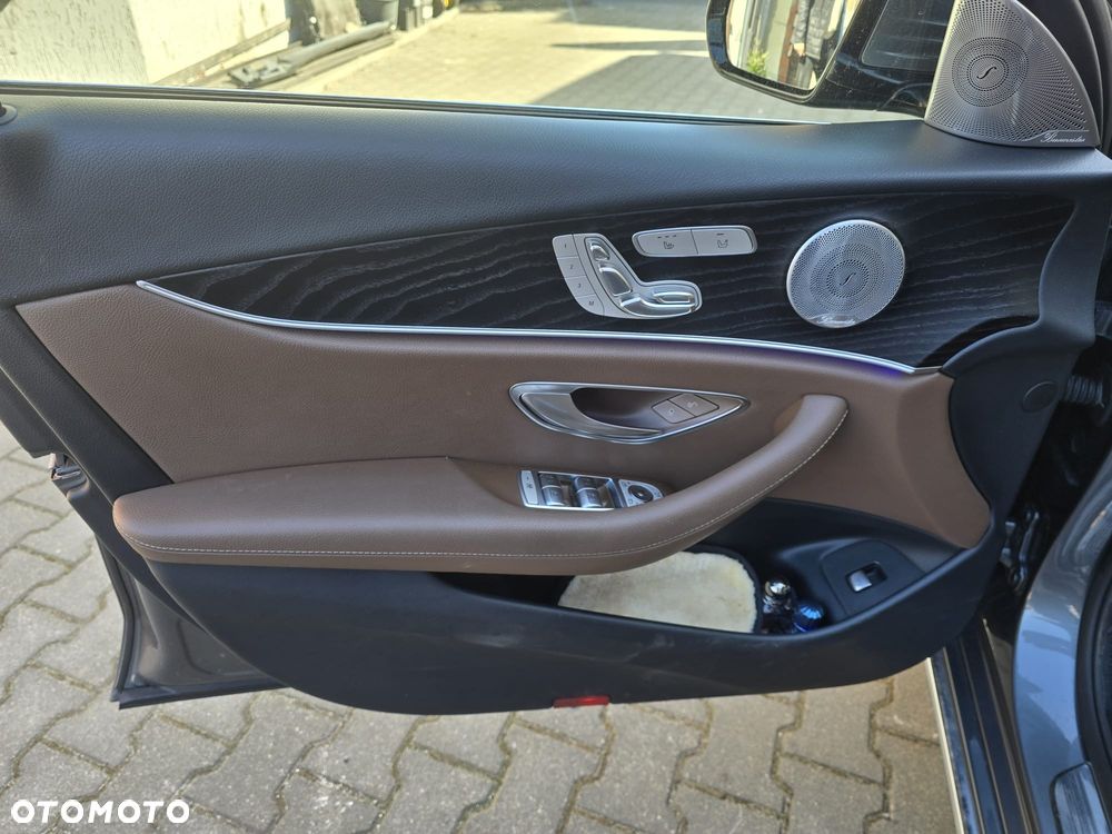 Mercedes-Benz Klasa E 220 d 9G-TRONIC - 12