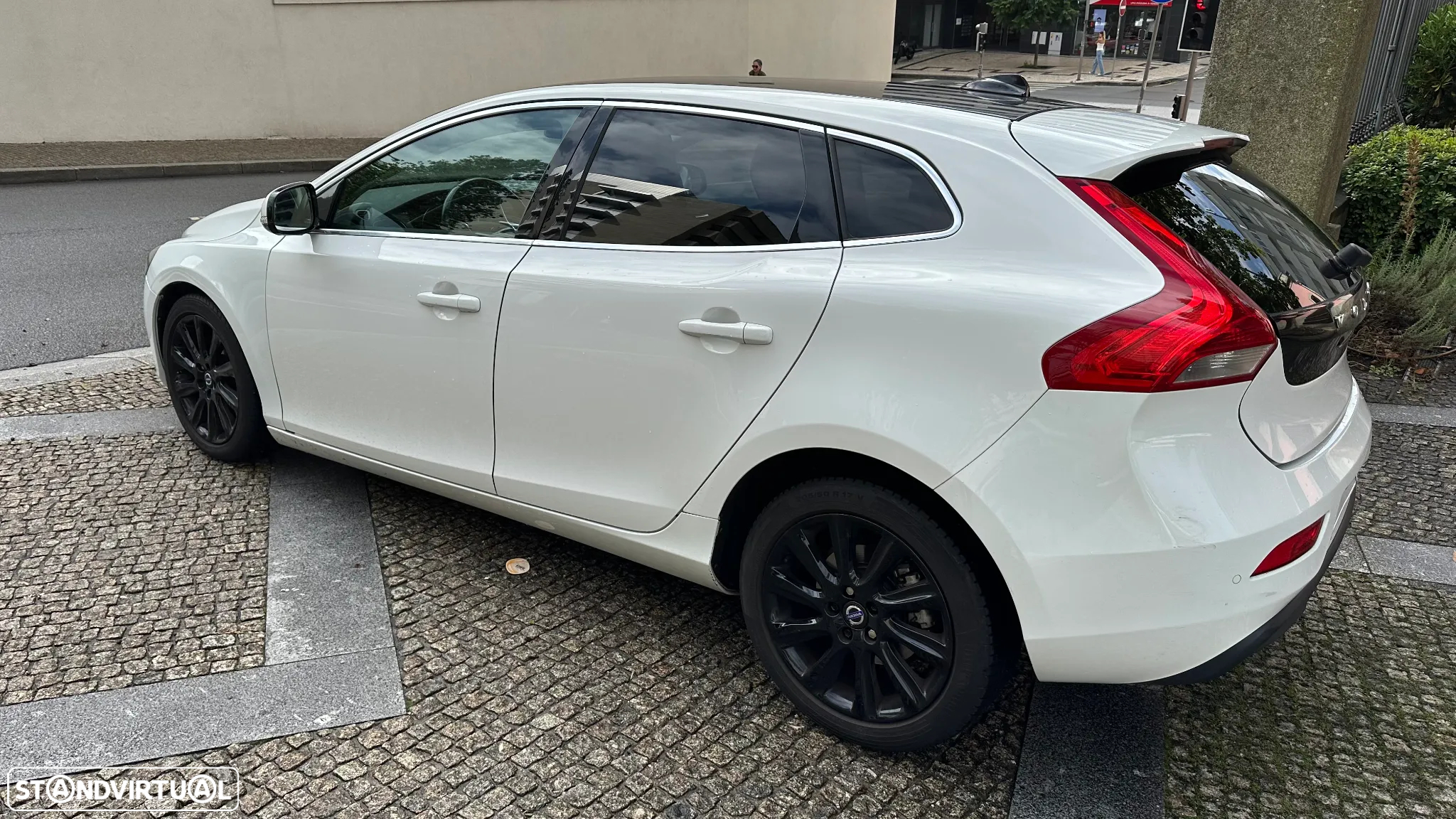 Volvo V40 1.6 D2 R-Design - 4