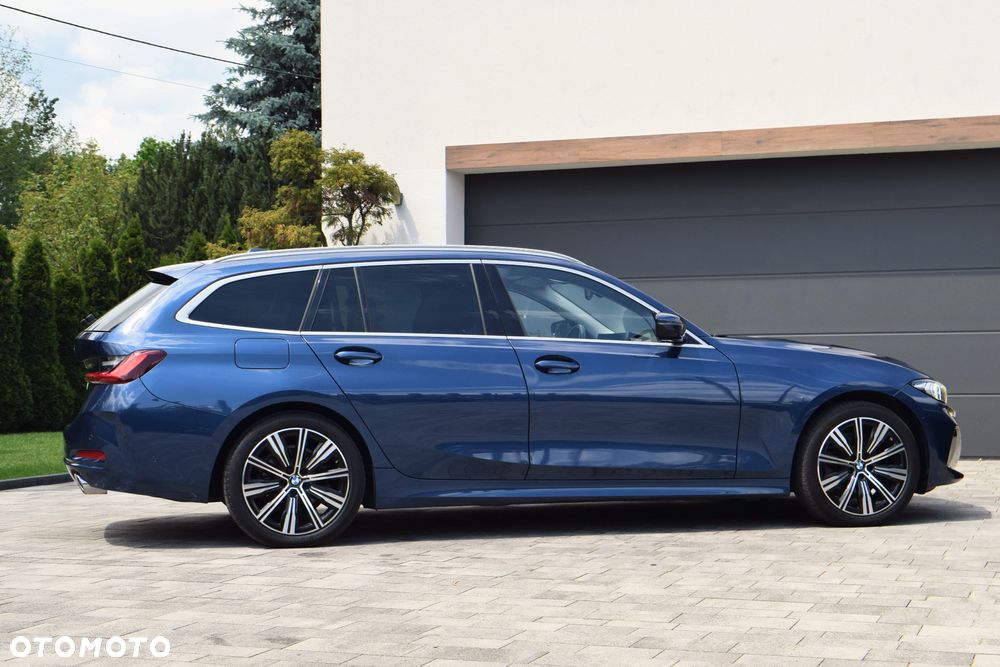 BMW Seria 3 320d xDrive Luxury Line sport - 39