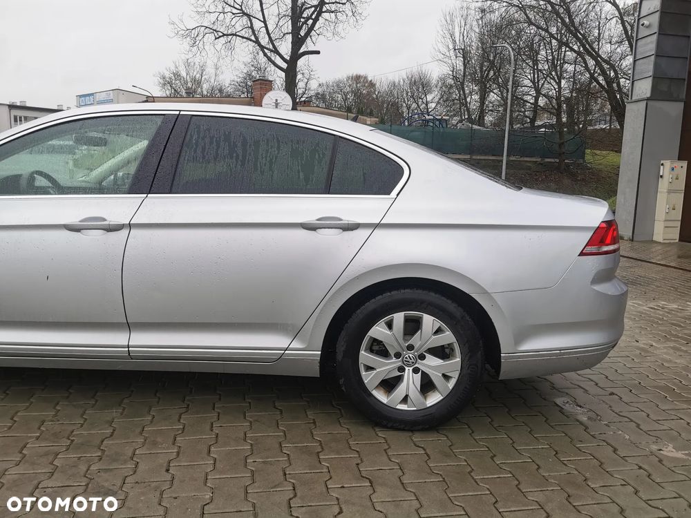 Volkswagen Passat 2.0 TDI (BlueMotion Technology) DSG Comfortline - 6