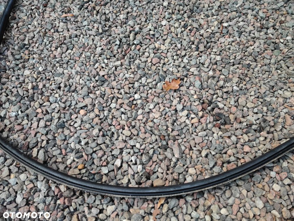 BMW E91 / E91 LCI ORYGINALNE USZCZELKI DRZWI TYŁ LEWA / PRAWA O NR. 51 72 7 247 262 / 51 72 7 164 813 OEM W BARDZO DOBRYM STANIE - 17