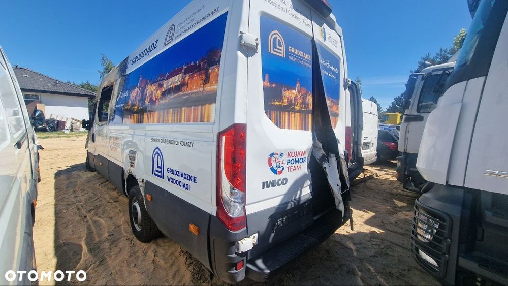 Sprzedam Iveco Daily na części - 6