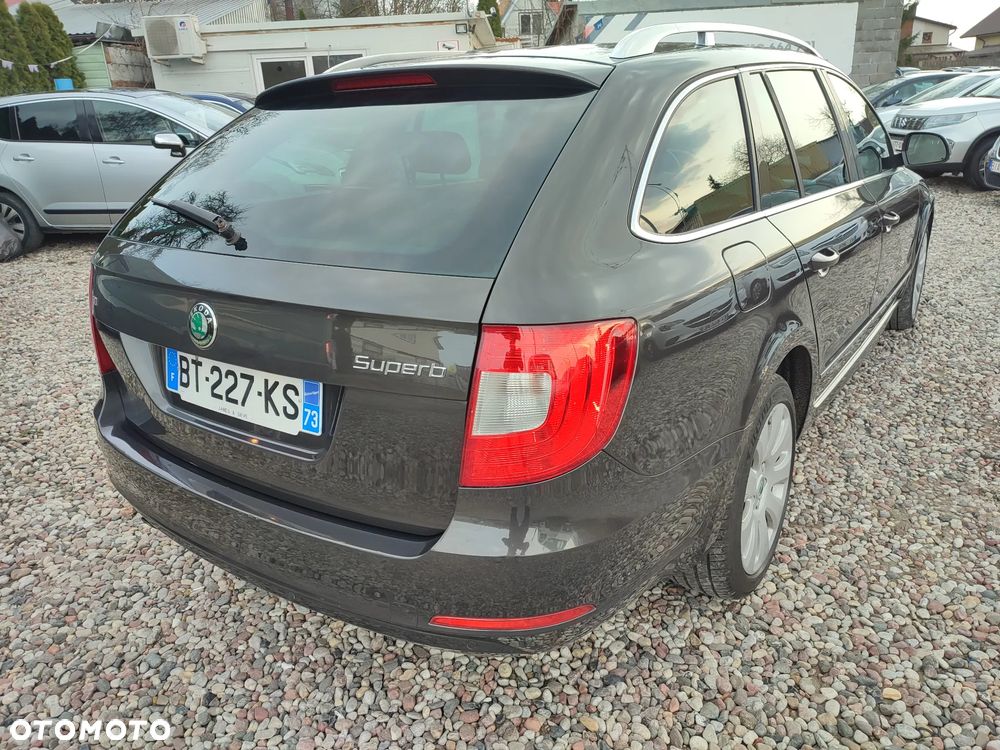 Skoda Superb 2.0 TDI DSG Exclusive - 13