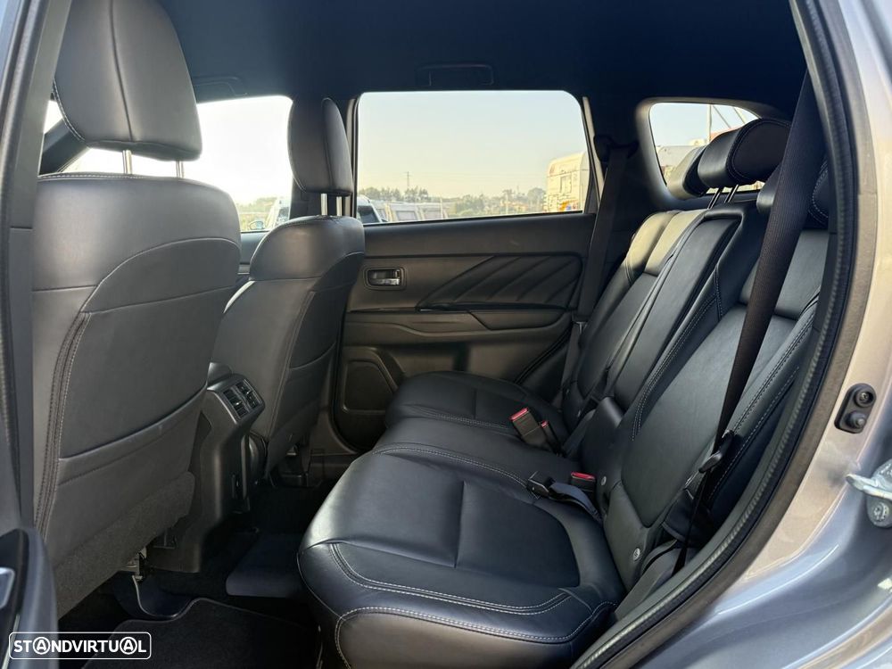 Mitsubishi Outlander 2.4 Instyle - 35
