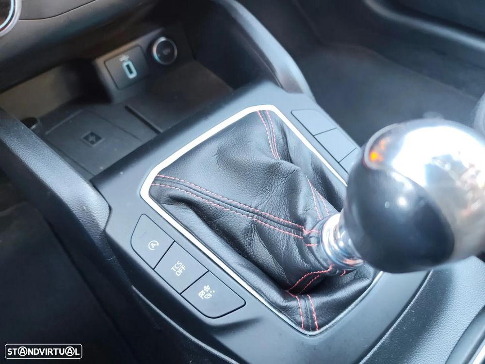 Ford Focus SW 1.0 EcoBoost MHEV ST-Line Design SIP - 26