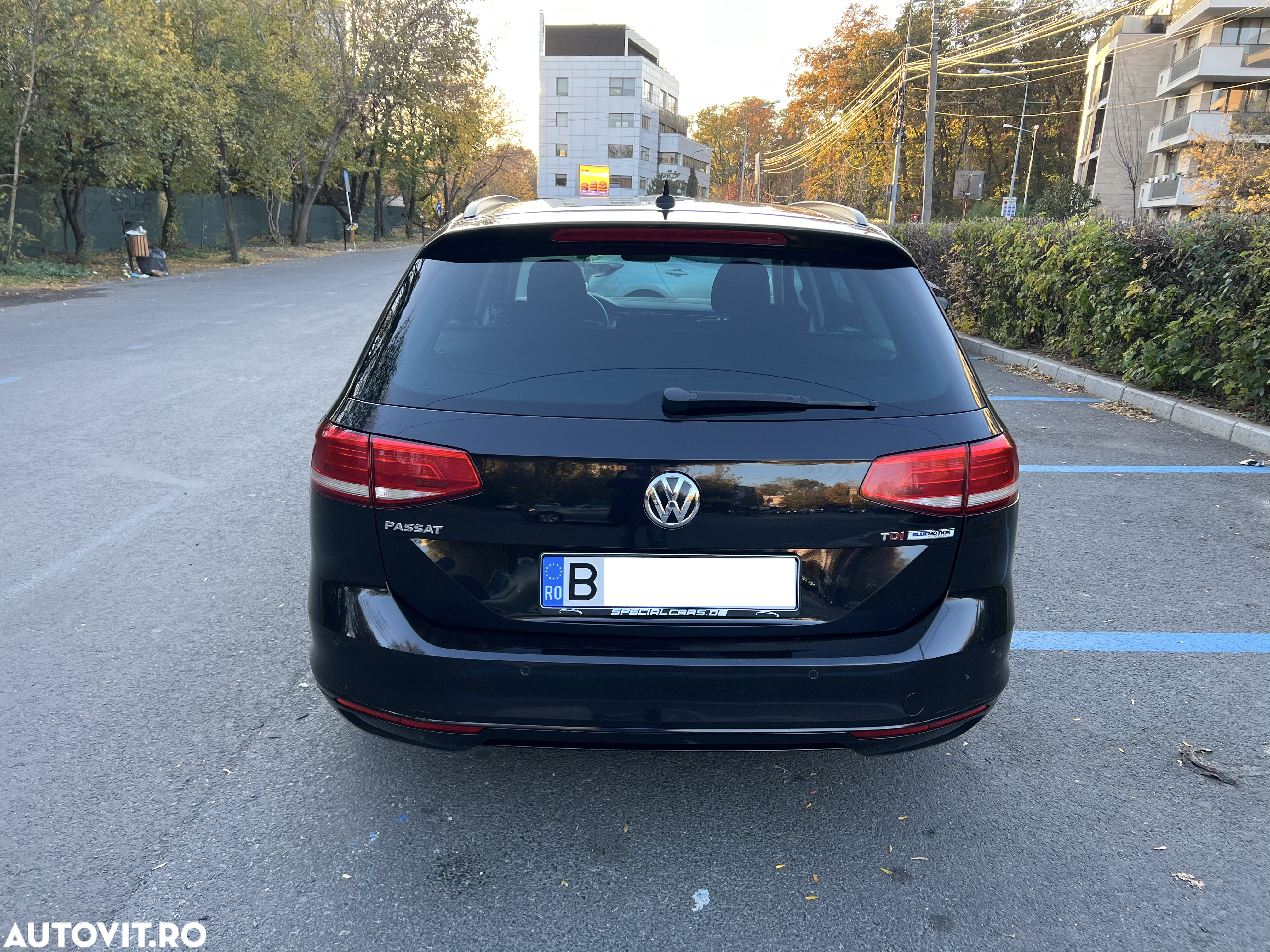 Volkswagen Passat 1.6 TDI Comfortline - 12