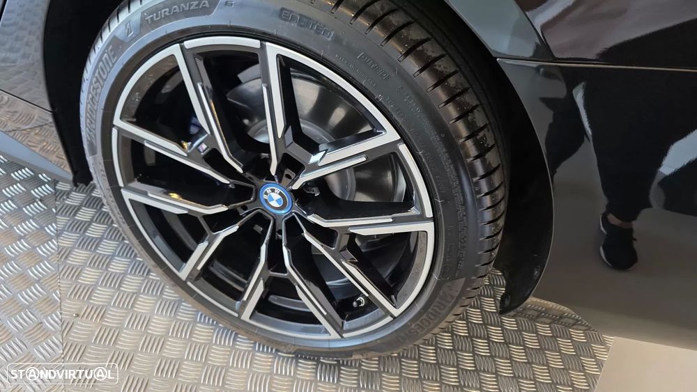 BMW i4 eDrive40 Pack Desportivo M - 31