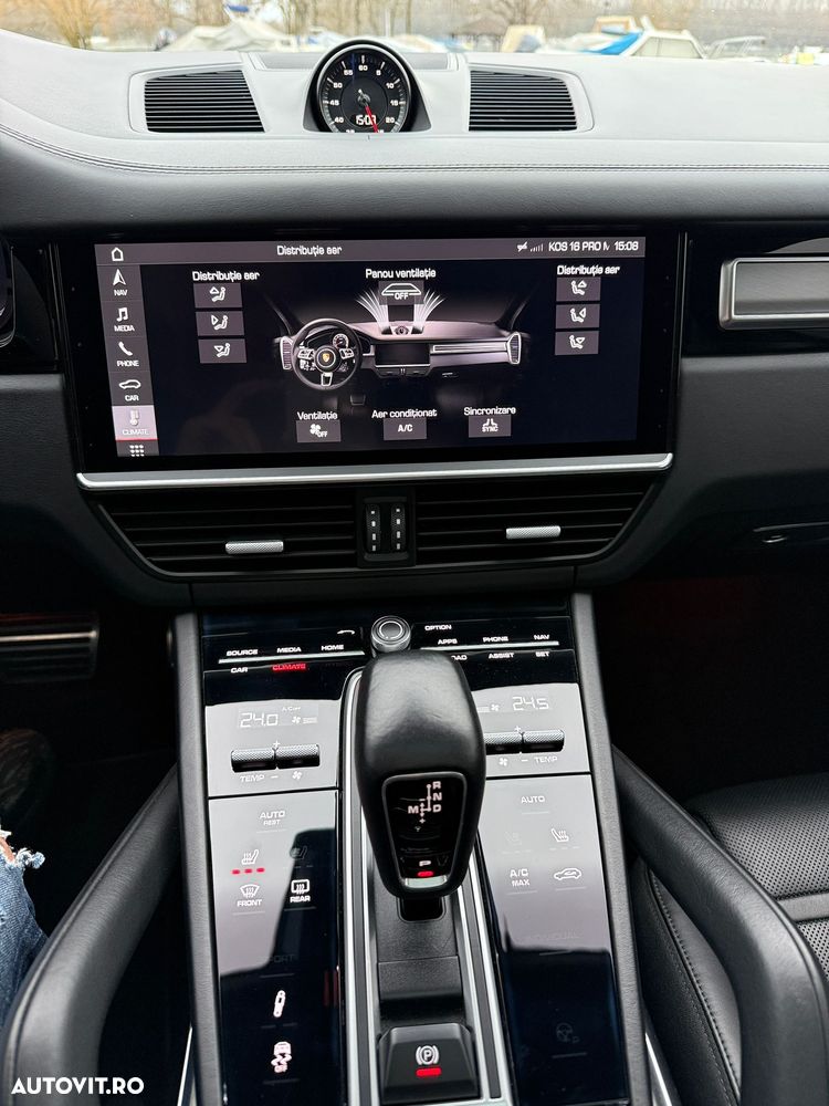 Porsche Cayenne Coupe - 9