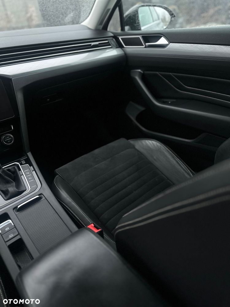 Volkswagen Passat 1.4 TSI DSG BlueMotion Technology Exclusive - 35