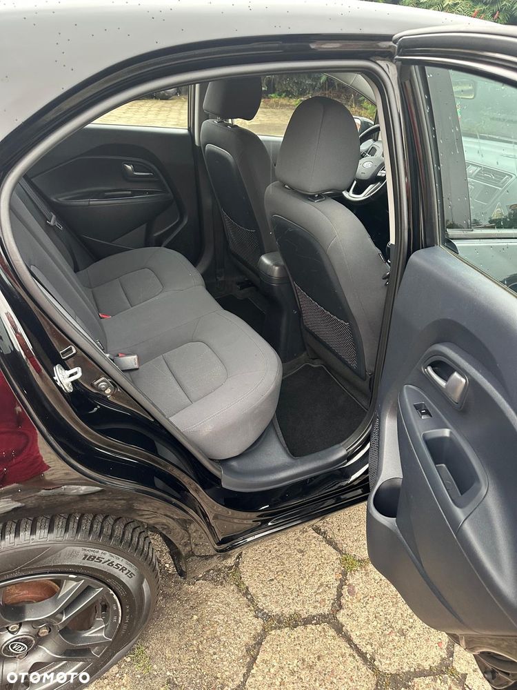 Kia Rio - 16