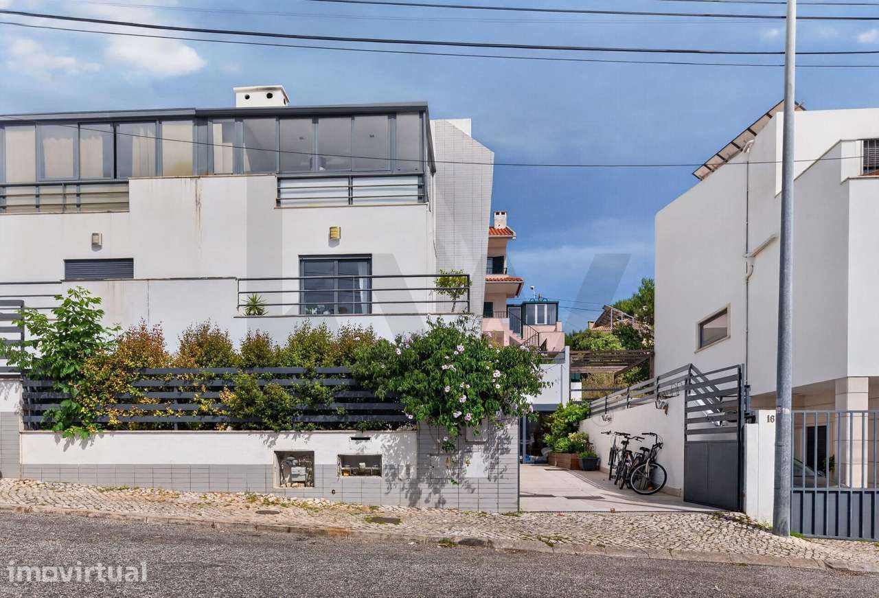 Moradia T3+2 com Terraço, Duas Salas e Excelente Localização em Caxias - Grande imagem: 3/60