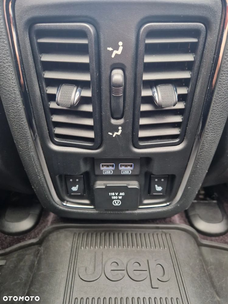 Jeep Grand Cherokee - 25