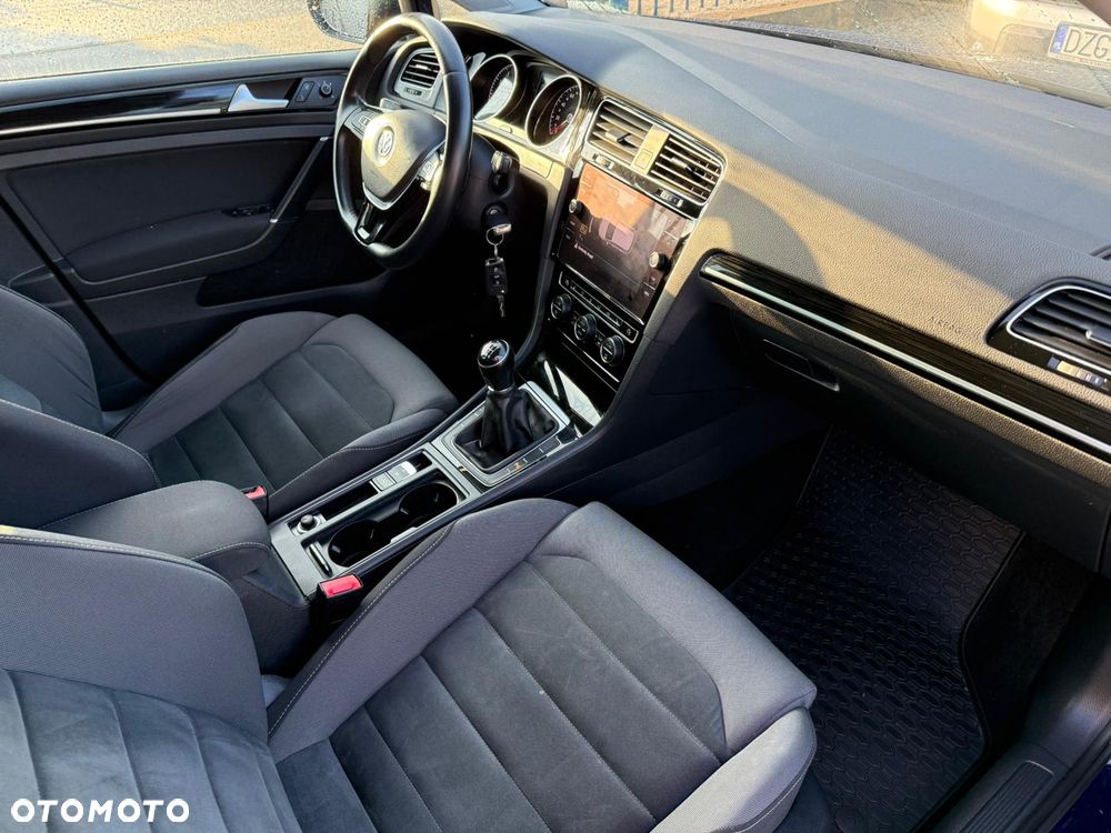 Volkswagen Golf 1.5 TSI OPF R-Line - 11