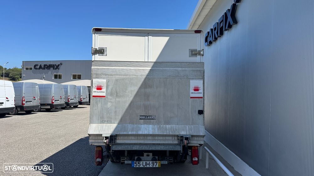 Nissan Cabstar C/ Plat. Elevatória NT 400 3.0 dCi - 18