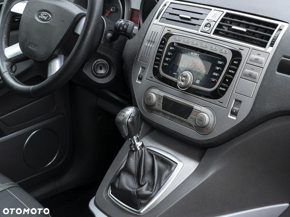 Ford Kuga 2.0 TDCi 2x4 Titanium - 14