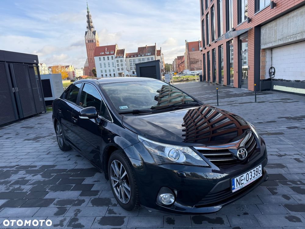 Toyota Avensis 1.8 Sol plus NAVI - 2