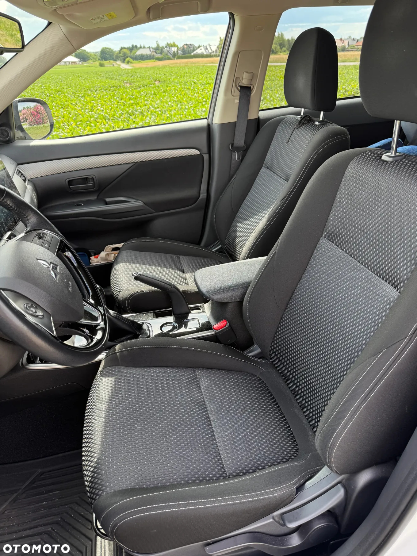 Mitsubishi Outlander 2.0 Invite + 2WD - 13