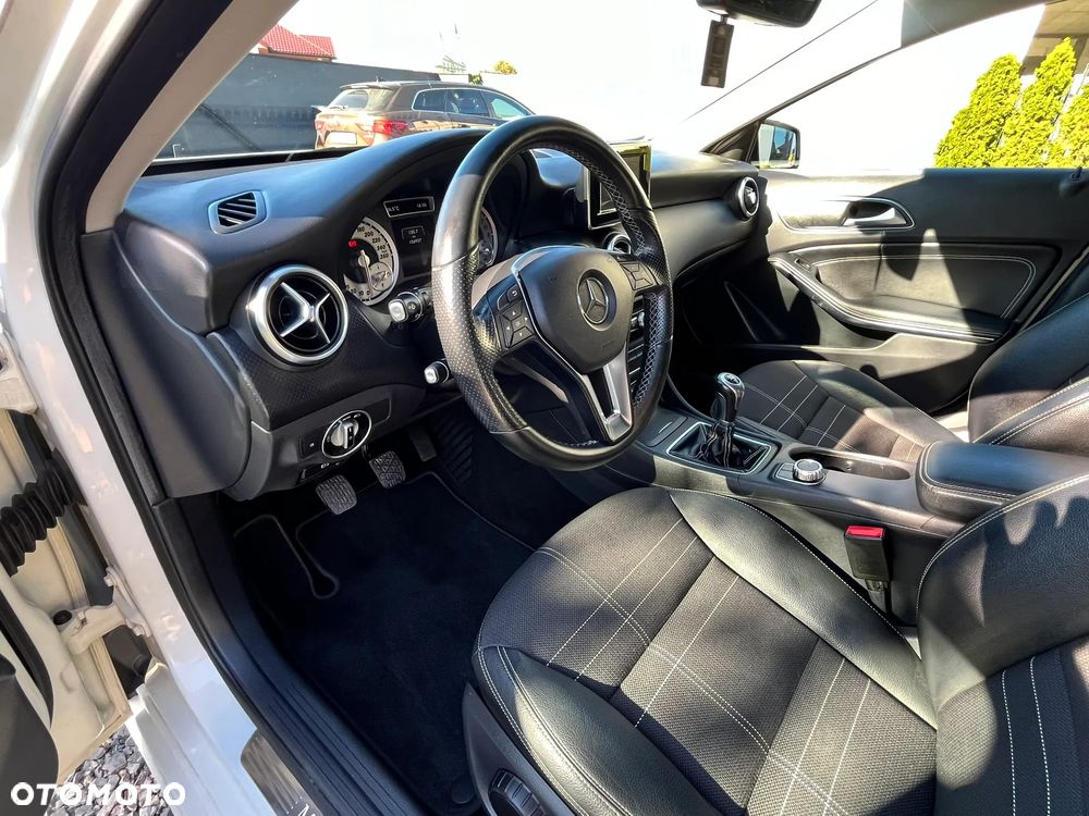 Mercedes-Benz Klasa A 180 BlueEfficiency Edition - 18