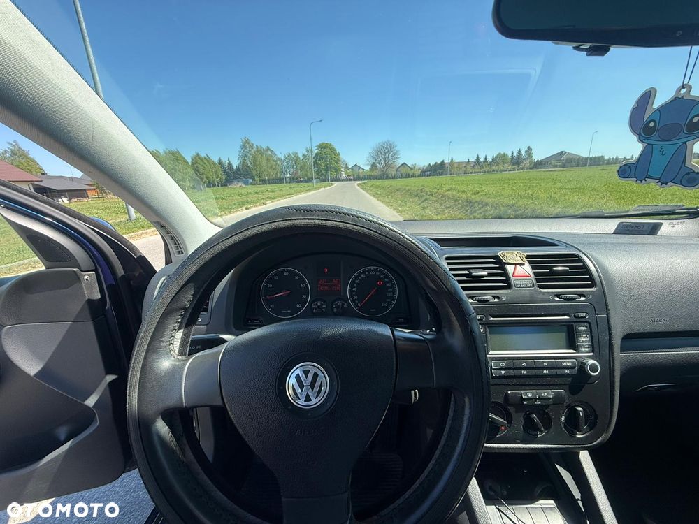 Volkswagen Golf - 8