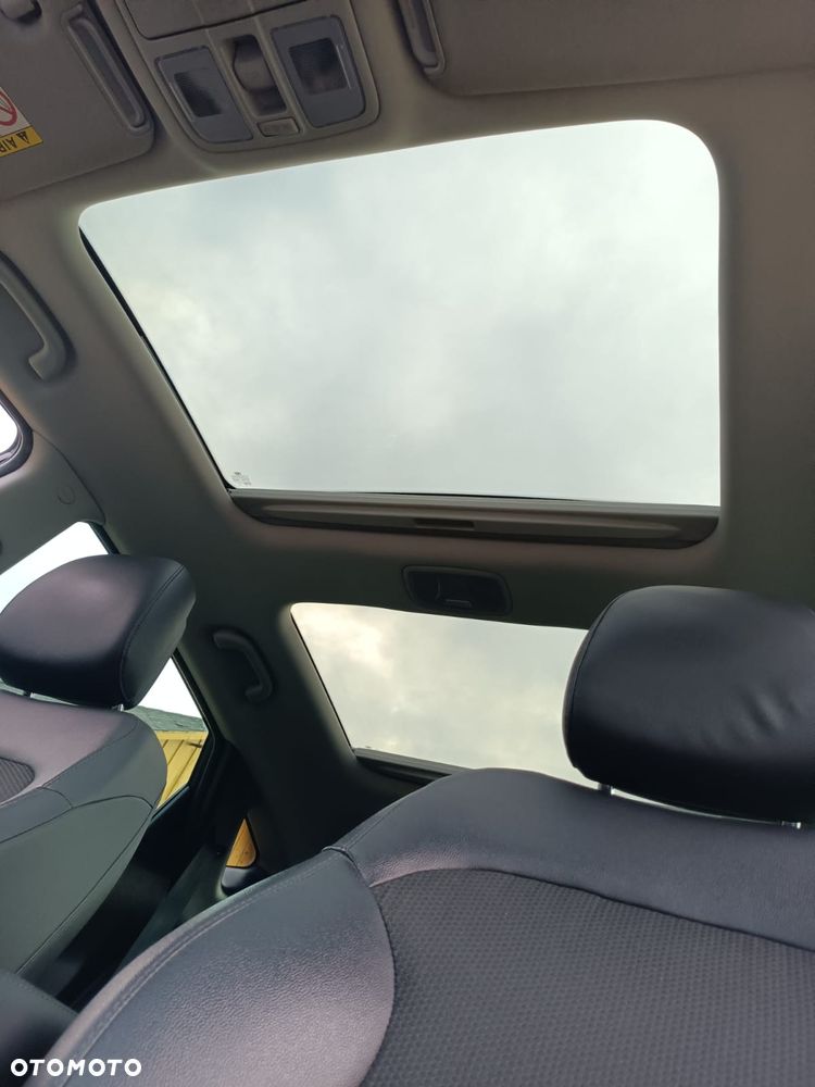 Hyundai ix35 1.7 CRDi 2WD blue Finale Gold - 31