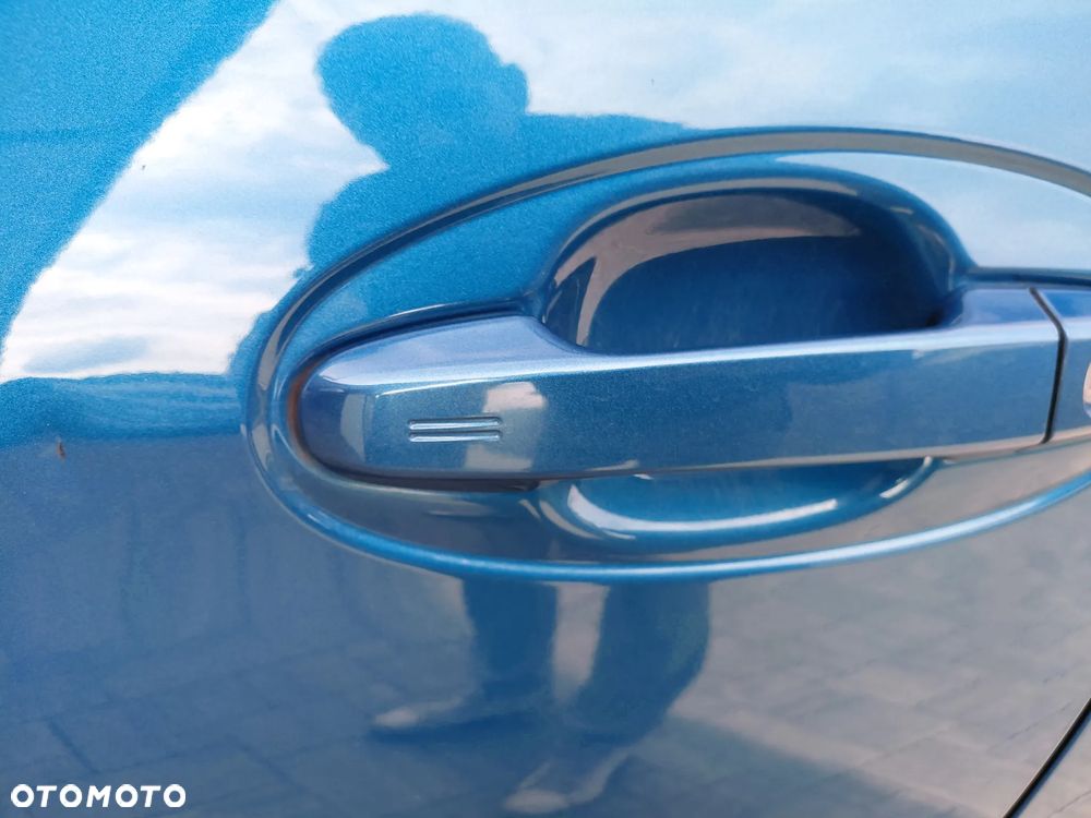 Toyota Yaris Hybrid 100 Premium - 14
