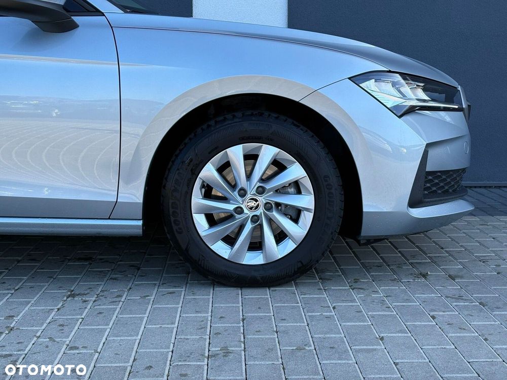 Skoda Superb 2.0 TDI SCR Essence DSG - 20