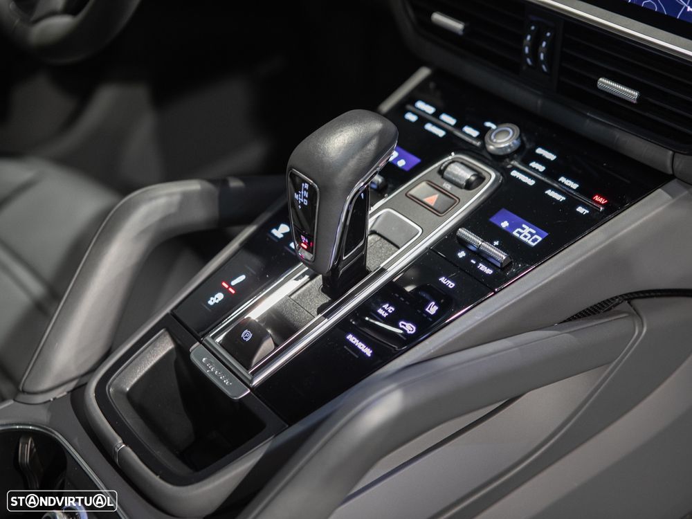 Porsche Cayenne E-Hybrid Platinum Edition - 42