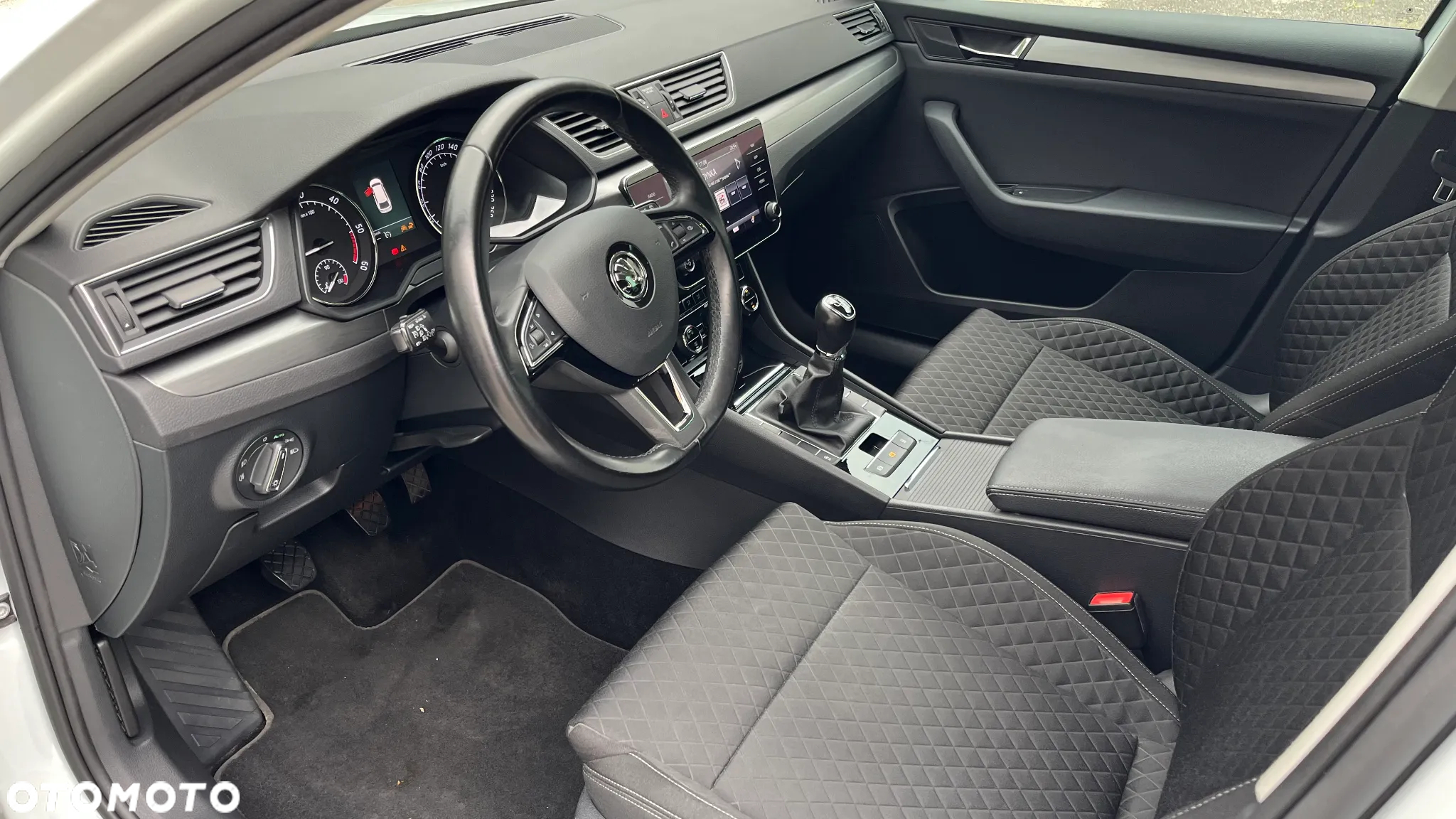 Skoda Superb Combi 2.0 TDI Style - 10