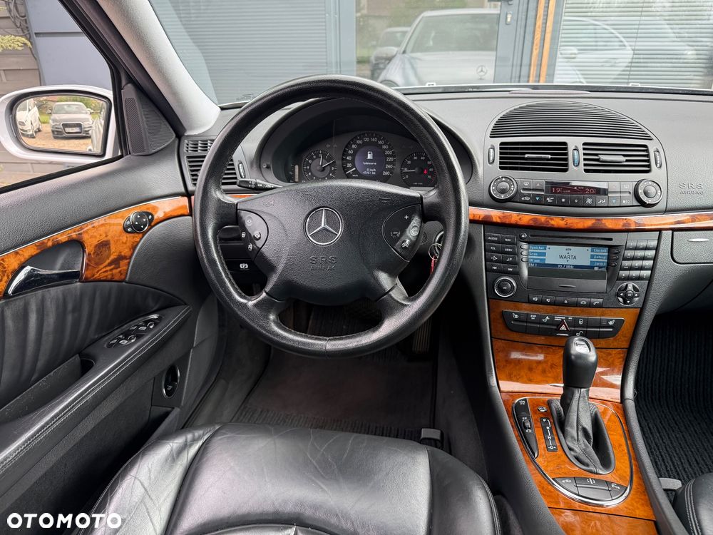Mercedes-Benz Klasa E 500 7G-TRONIC Elegance - 15