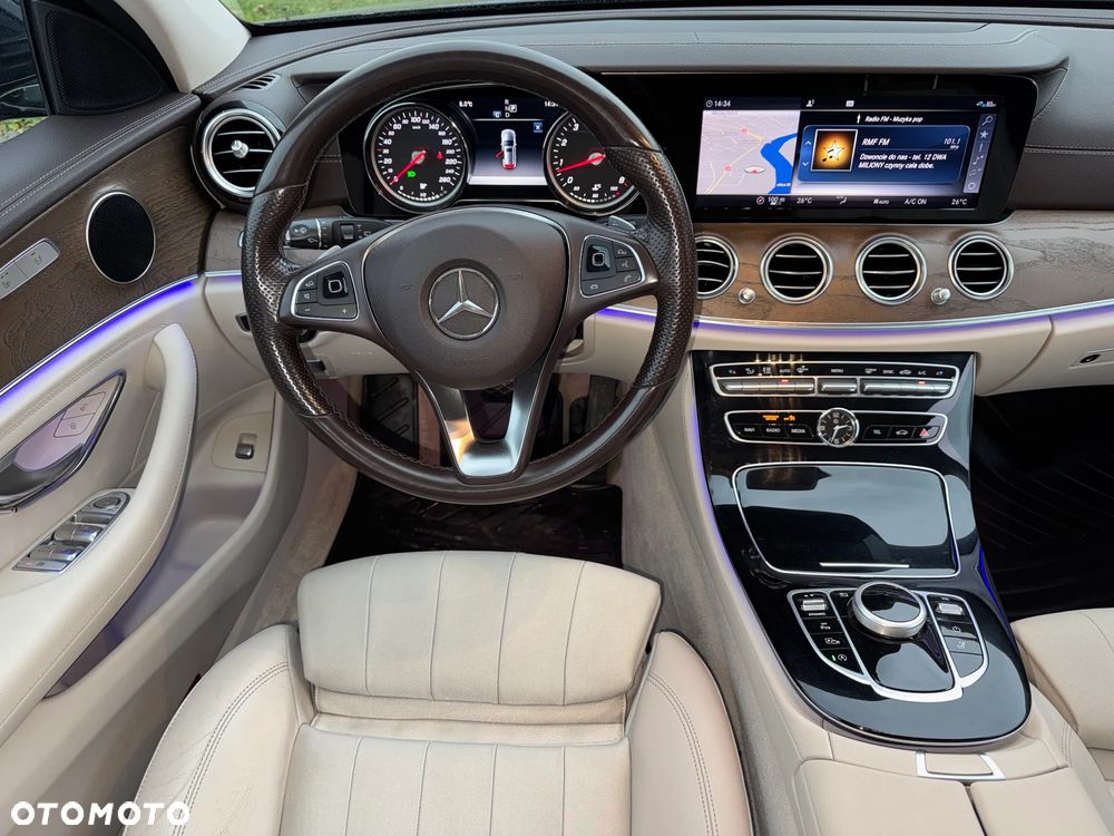 Mercedes-Benz Klasa E 200 4Matic 9G-TRONIC - 9